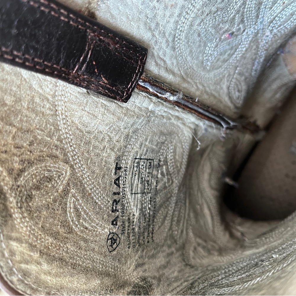 Ariat Brown Western Style Heeled Cowboy Boots - Picture 4 of 12